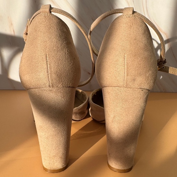 Aldo Beige Ankle Strap Heels Women’s Size 7.5 - Picture 2 of 8